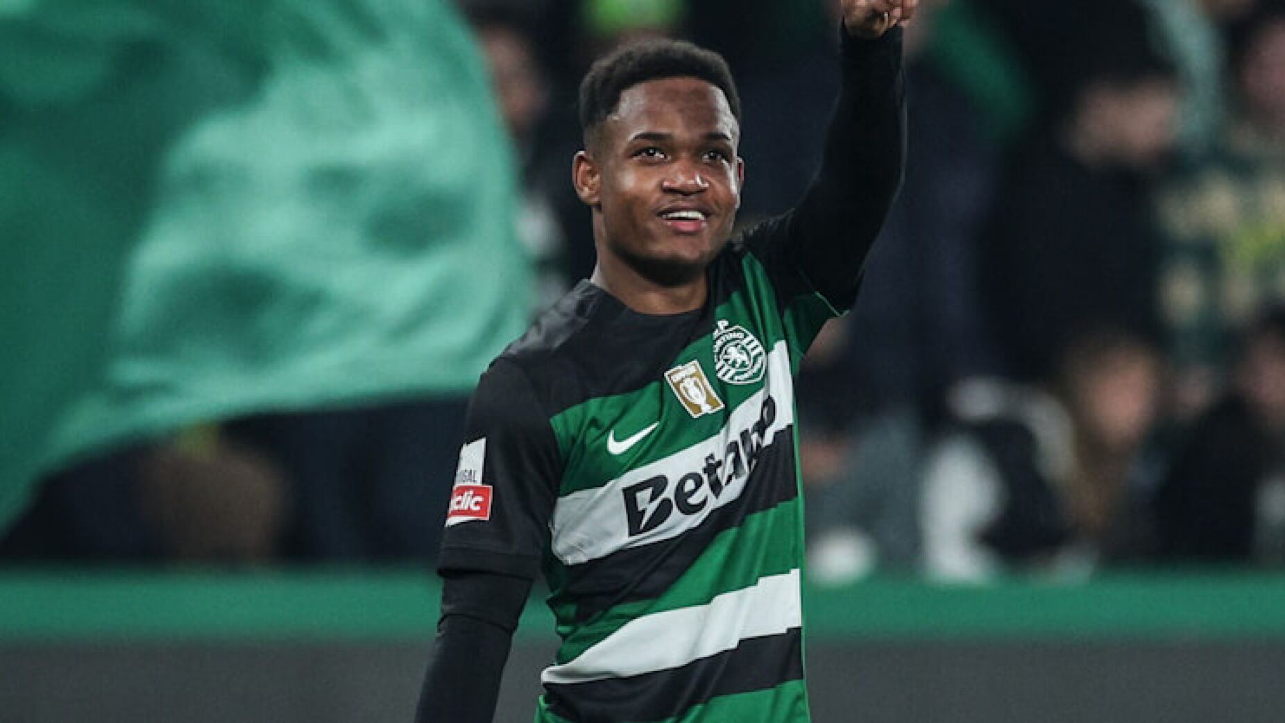 Sporting pretende renovar com Geny Catamo com cláusula de €80 milhões