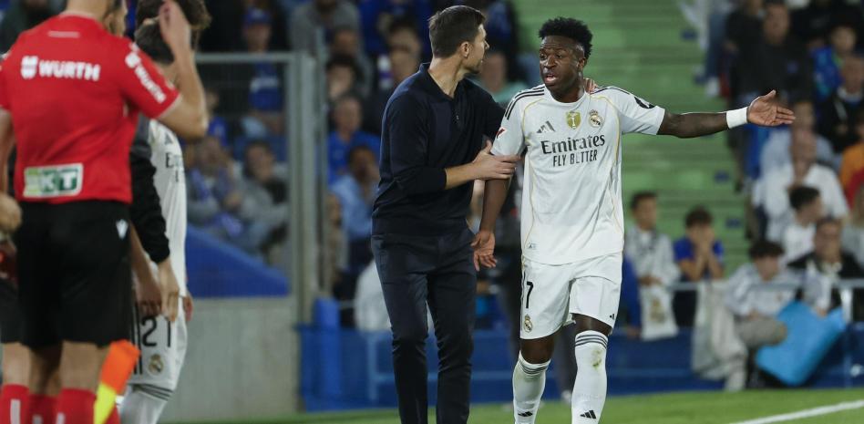 Vinícius fur¡os0 após ser substituído: “Vai tomar no c…ver mais