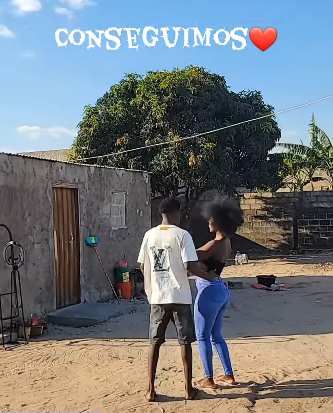 Casal viraliza após mostrar nova mansão…ver mais