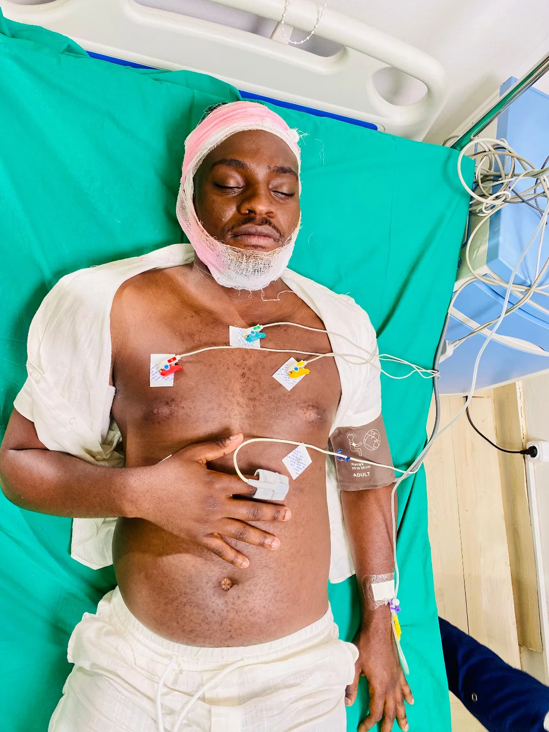 Última Hora: Membro de Anamola Nikotina KF foi brutalm3nte…ver mais